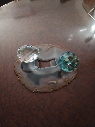 Base minerale, uovo e sfera Swarovski