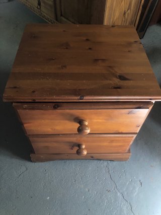 Mesita auxiliar de madera