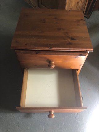 Mesita auxiliar de madera