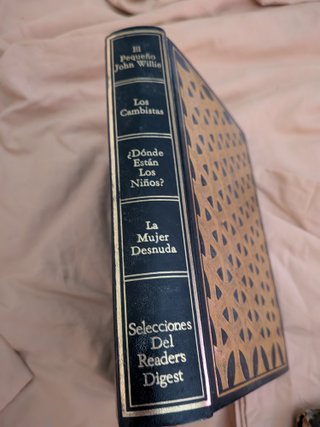 Libro con cinco historias