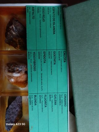 Caja de minerales educativos