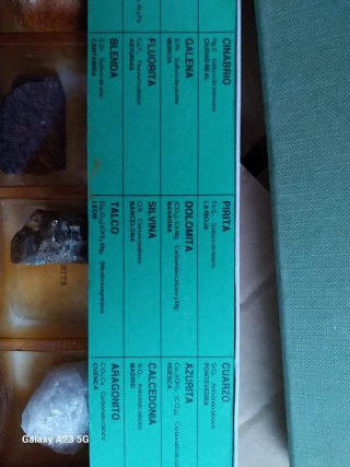Caja de minerales educativos