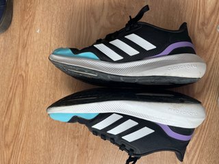 Zapatillas Adidas Negras y Azules
