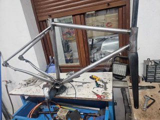 Cuadro Acero Gravel Hecho a Medida