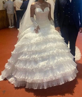 Vestido de Novia Blanco con Volantes