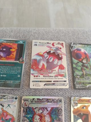 Cartas Pokémon: Charizard, Pidgeot, Heatran VMAX