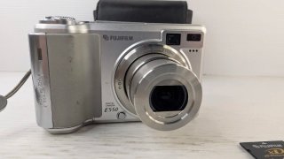 Cámara Digital Fujifilm FinePix E550 Plata