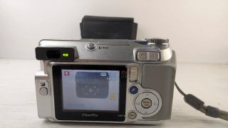 Cámara Digital Fujifilm FinePix E550 Plata