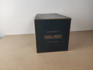 Caja antigua Hilaturas de Fabra y Coats. Cometa