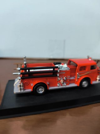 Modellino Camion Vigili del Fuoco American LaFranc
