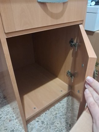 Hab.1: Escritorio grande para PC