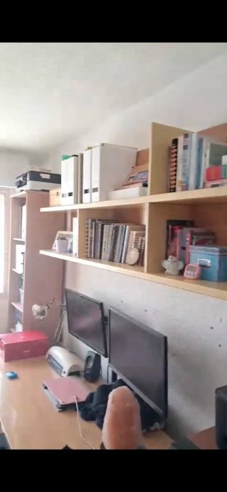 Hab.1: Escritorio grande para PC