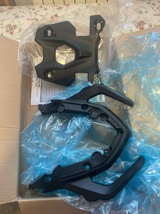 Asas y parrilla BMW F900