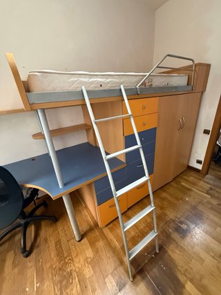 Dormitorio juvenil completo con cama alta
