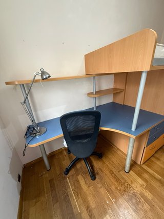 Dormitorio juvenil completo con cama alta