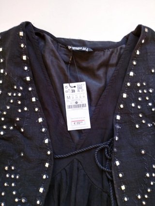 Vestido negro midi Stradivarius