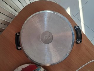 Pentola grande nuova