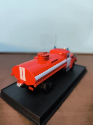 Modellino Camion Cisterna ZIL 130