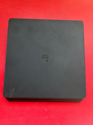 PlayStation 4 (PS4) Slim 500GB + Mando + Cables