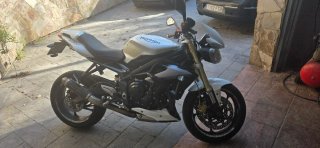 Triumph Street Triple 675 2015 A2