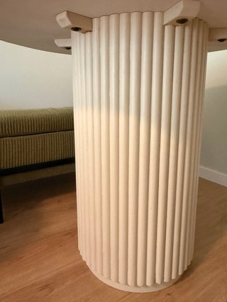 Mesa Giselda travertino Ø100