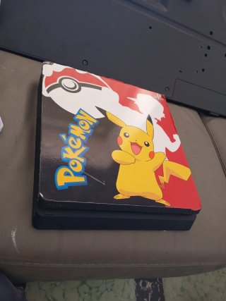 Consola PS4 Edición Especial Pokémon