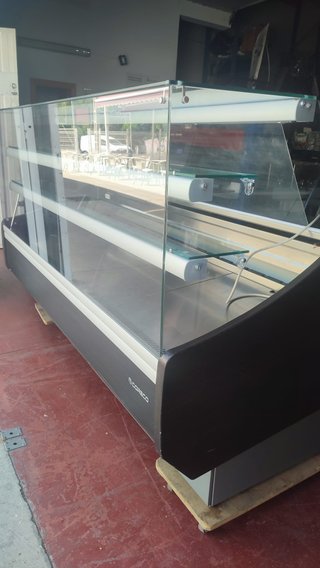 Vitrina Expositora Coreco 2m