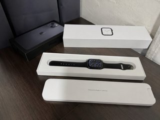 Apple Watch y iPhone 13 Negro