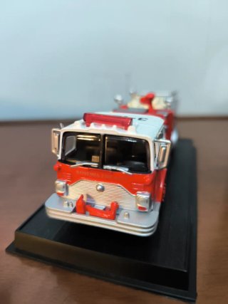 Modellino Camion Pompieri Mack CF600