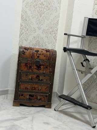 Mueble baúl antiguo con cajones