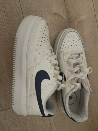 Zapatillas Nike Blancas y Azules