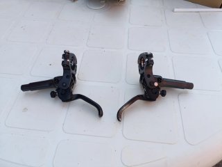 Pareja de manetas Freno Shimano XT M8000