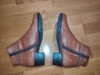 Botines de piel marrón