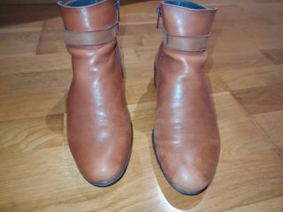 Botines de piel marrón