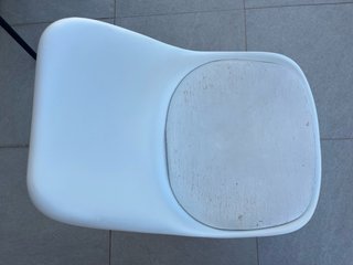 2 Sillas Blancas Patas Madera estilo Nórdico