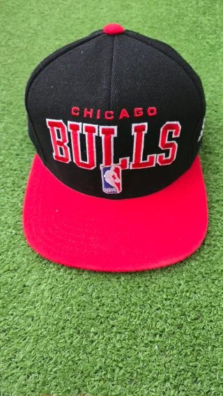 Gorra Chicago Bulls Negra y Roja