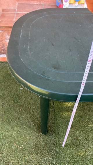 Tavolo rotondo da giardino verde