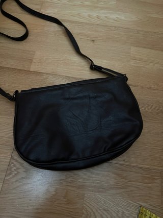 Bolso bandolera marrón cómodo y espacioso
