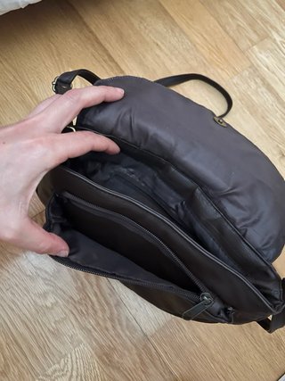 Bolso bandolera marrón cómodo y espacioso