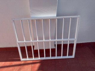 Reja de aluminio blanca
