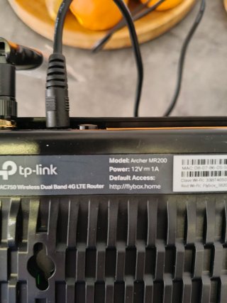 Router TP-Link MR200