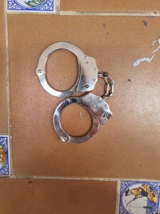 Funda de cuero para revólver y cananas.10 cada uno