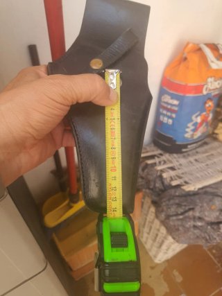 Funda de cuero para revólver y cananas.10 cada uno