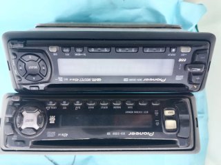 2 Auto Radios Pioneer