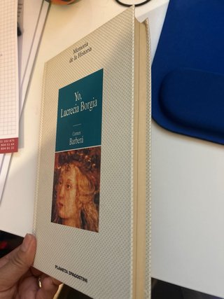 Esta es una edición de tapa dura del libro "Yo, Lu