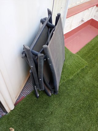 Tumbona plegable de tela y aluminio
