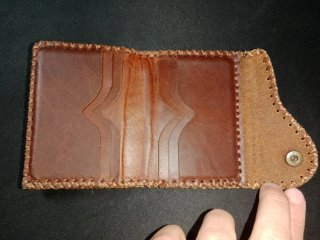 Cartera de cuero hecha a mano
