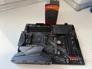 Placa Base Gigabyte B550 Aorus Elite+Ryzen 7 5700G