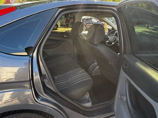 Ford Focus 2008 gasolina pegatina C