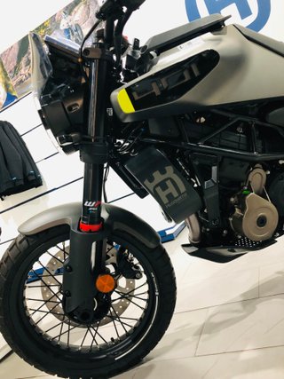 Husqvarna Svartpilen 401 2025